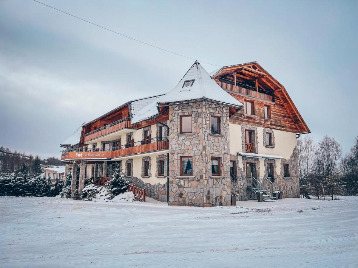Orava Hotel Vitanová Exterior foto